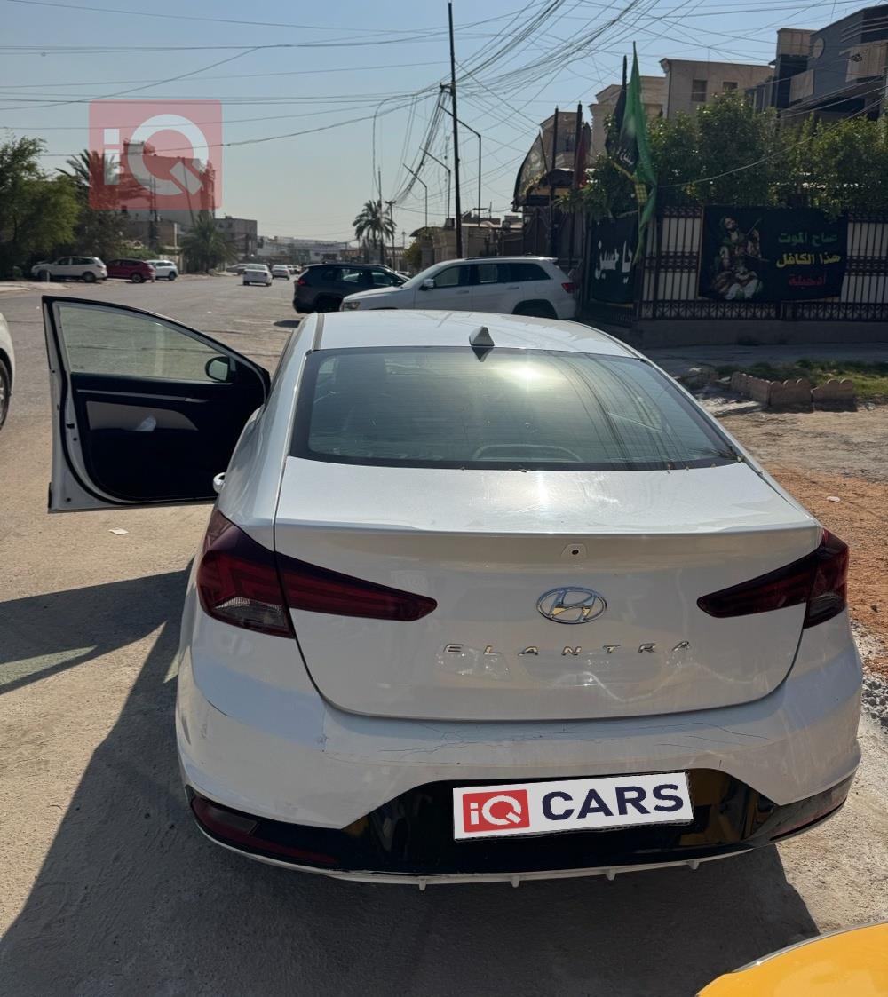 هيونداي النترا